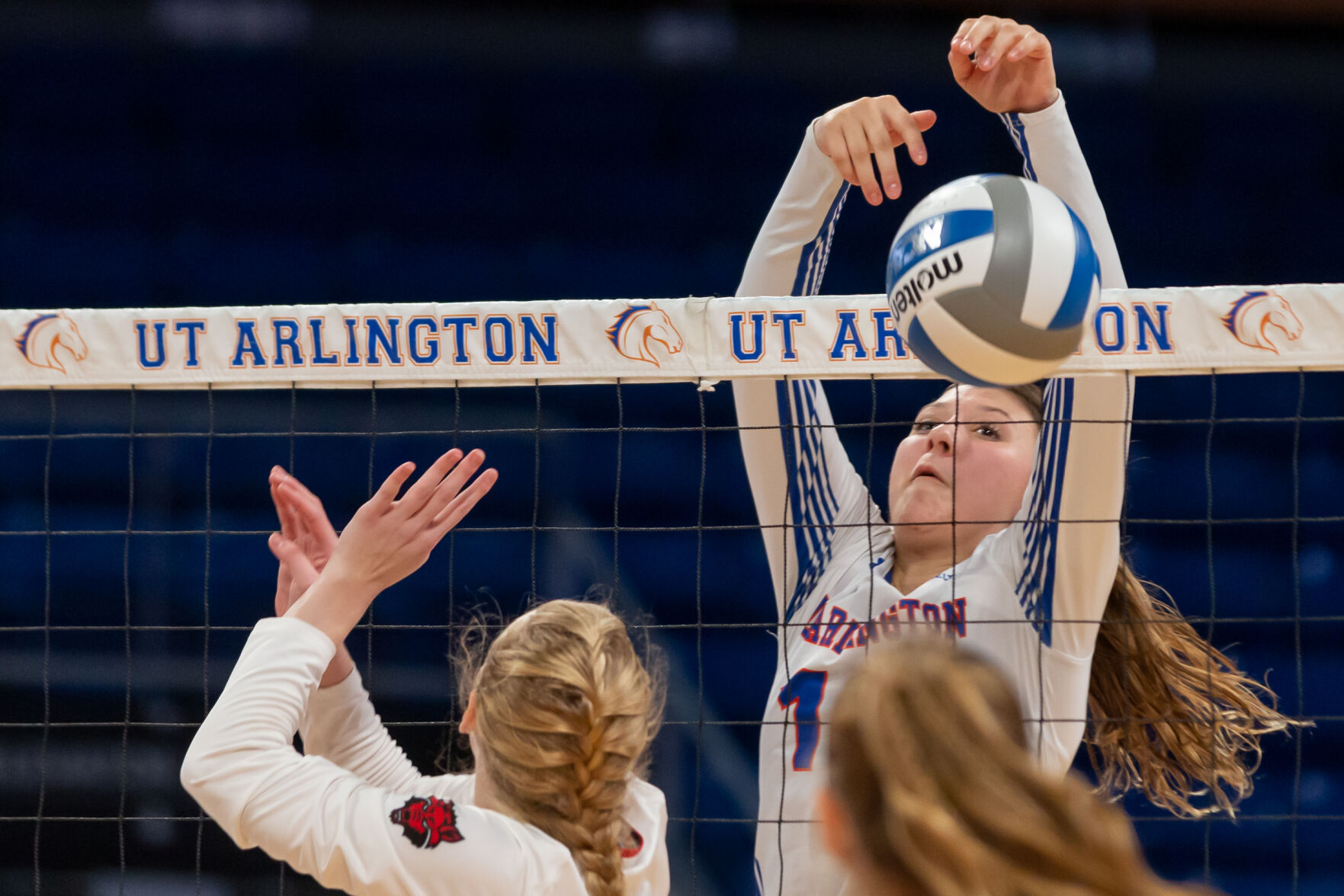 Photos: UTA volleyball wins first home matches against Arkansas State after COVID-19 postponement